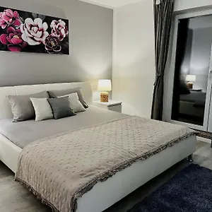 Luna *** Apartman