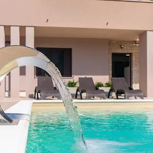Ela Apartman